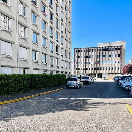 Apparemment Spacieux T5 Lyon Bagian luar foto