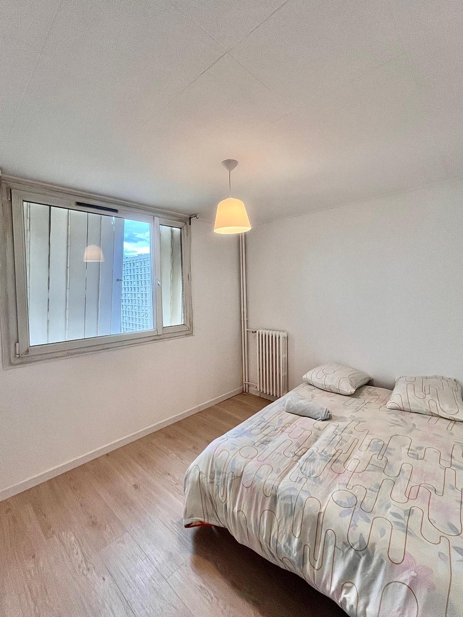 Apparemment Spacieux T5 Lyon Bagian luar foto