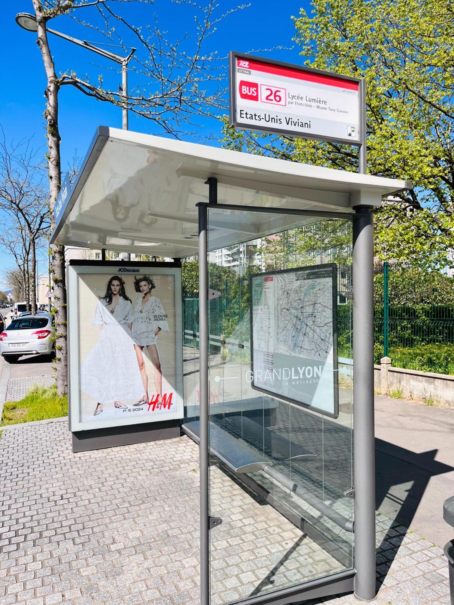 Apparemment Spacieux T5 Lyon Bagian luar foto